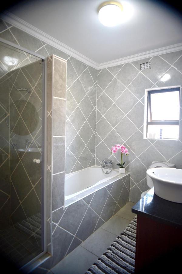 Green Haven Apartments إيزولويني المظهر الخارجي الصورة